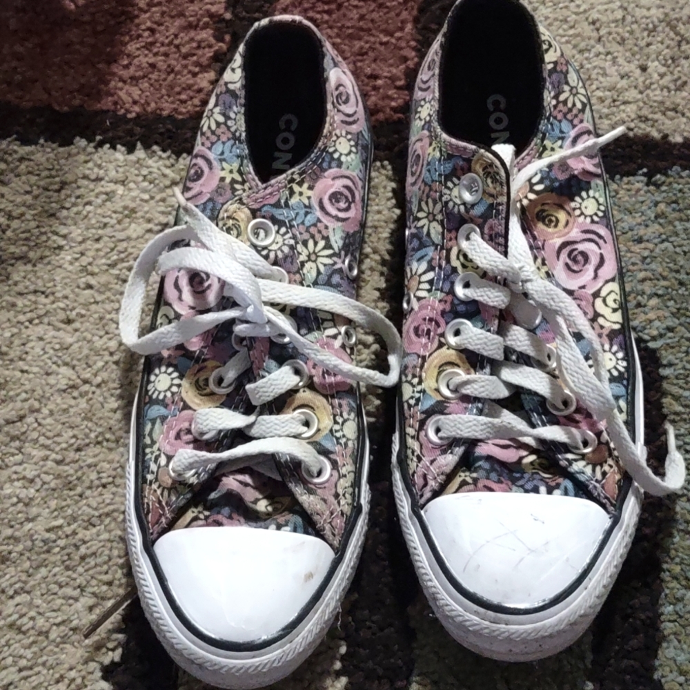 Floral Converse